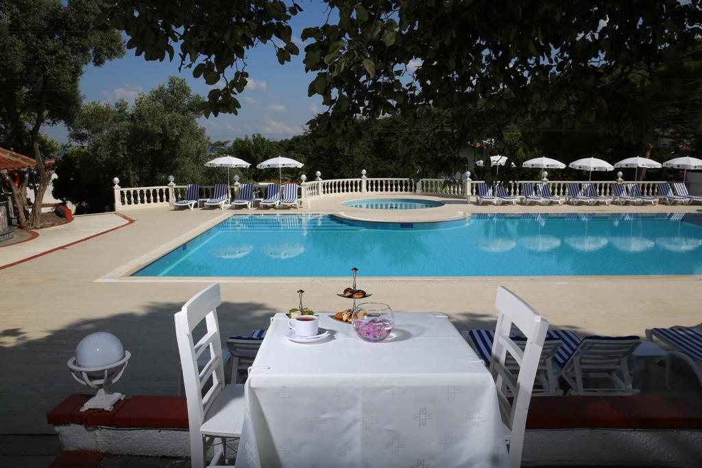 הייבליאדה Merit Halki Palace Hotel מראה חיצוני תמונה