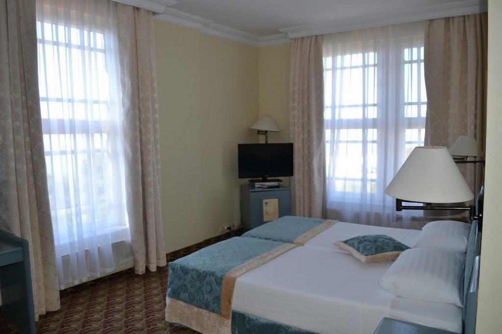 הייבליאדה Merit Halki Palace Hotel מראה חיצוני תמונה